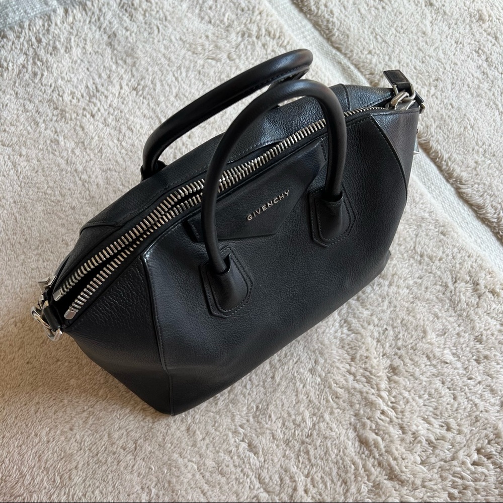 Givenchy Antigona black leather bag - Picture 5 of 15